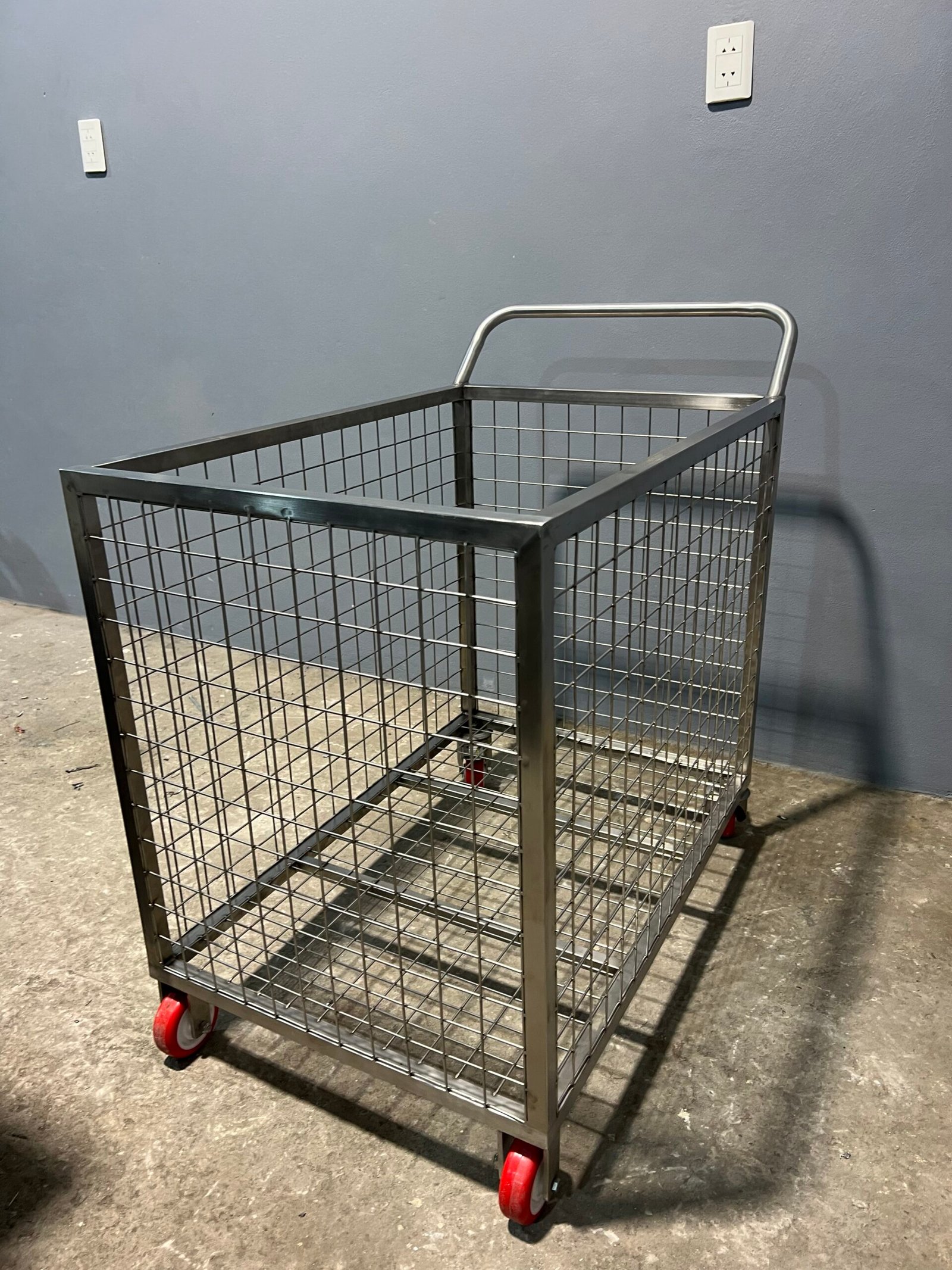 CARRO EN ACERO INOXIDABLE INDUSTRIA ALIMENTICIA - INOXSTEELS