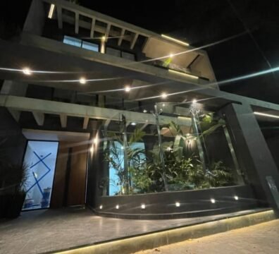 COLUMNAS EN ACERO INOXIDABLE PARA FRENTE VIDRIADO - INOXSTEELS