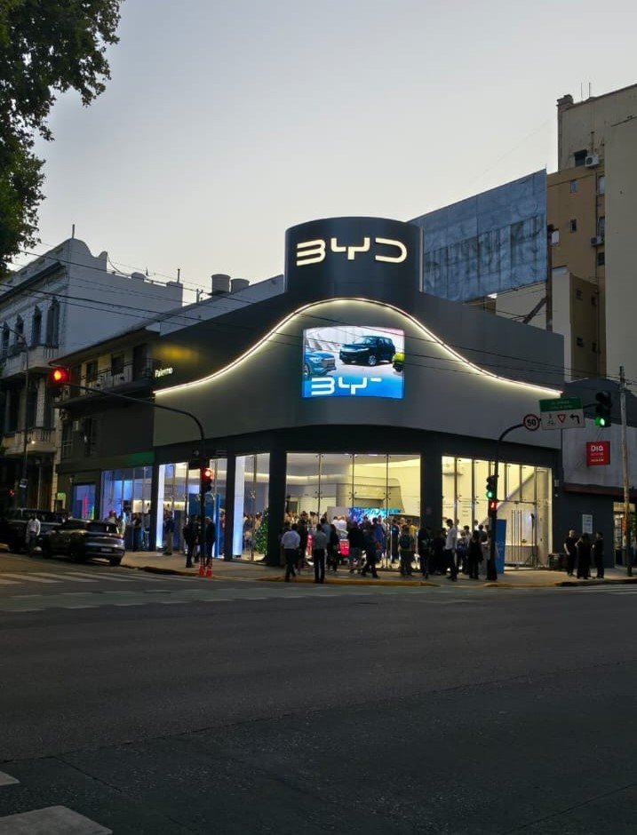 Columnas para CONCESIONARIO BYD - INOXSTEELS