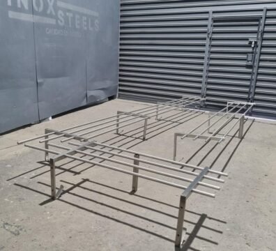 Estantes de diseño en acero inoxidable - INOXSTEELS