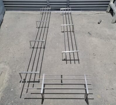 Estantes de diseño en acero inoxidable - INOXSTEELS