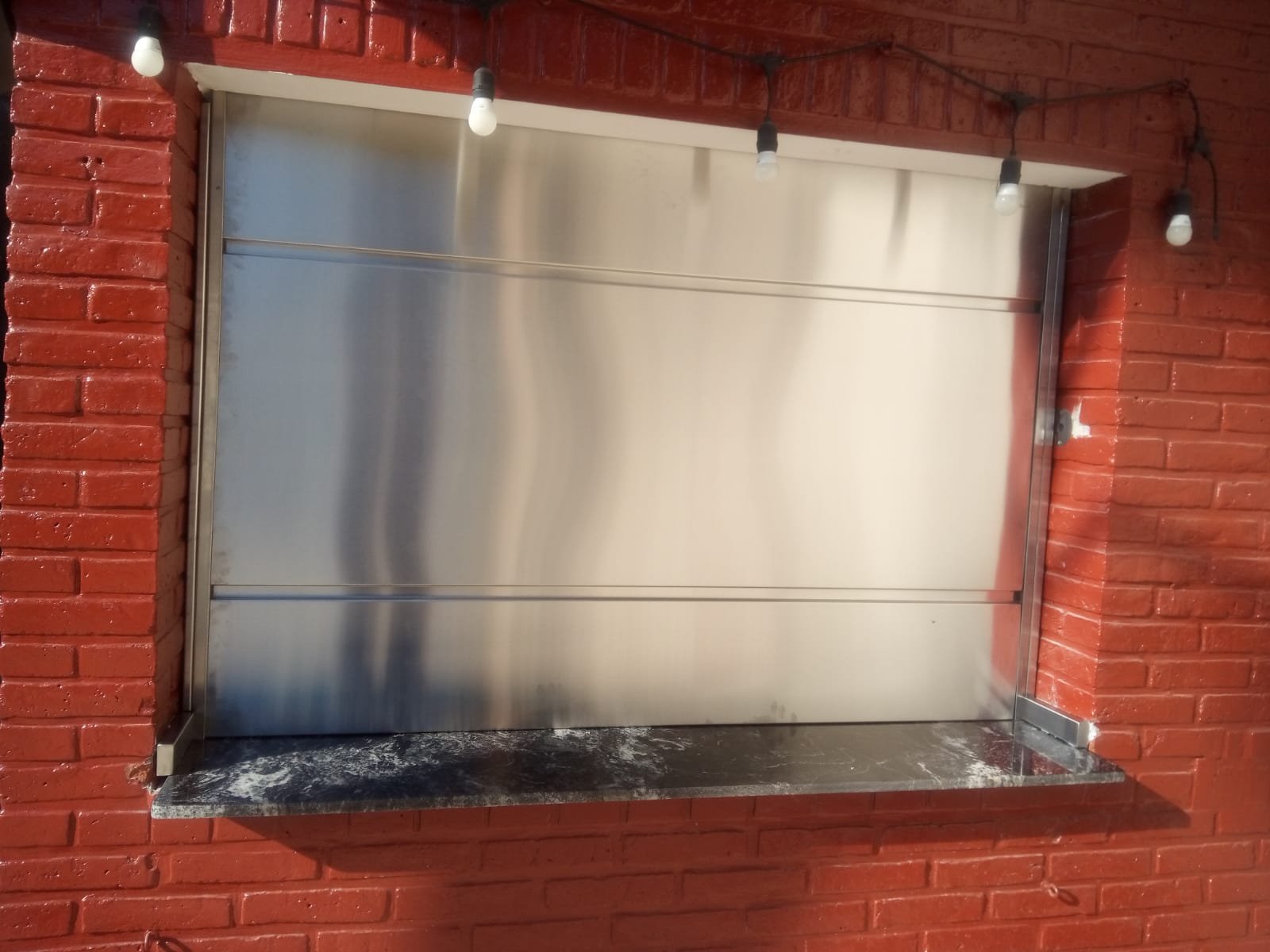 INOXSTEELS | Fabricación en Acero Inoxidable a Medida en Argentina 10 FRENTE DE PARRILLA EN L COMPLETO CON CAJONERA EN ACERO INOXIDABLE - INOXSTEELS