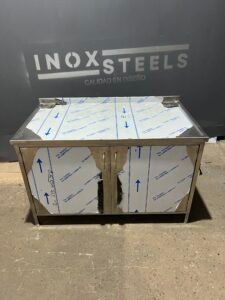 INOXSTEELS | Fabricación en Acero Inoxidable a Medida en Argentina 17 MUEBLE PARA LABORATORIO EN ACERO INOXIDABLE